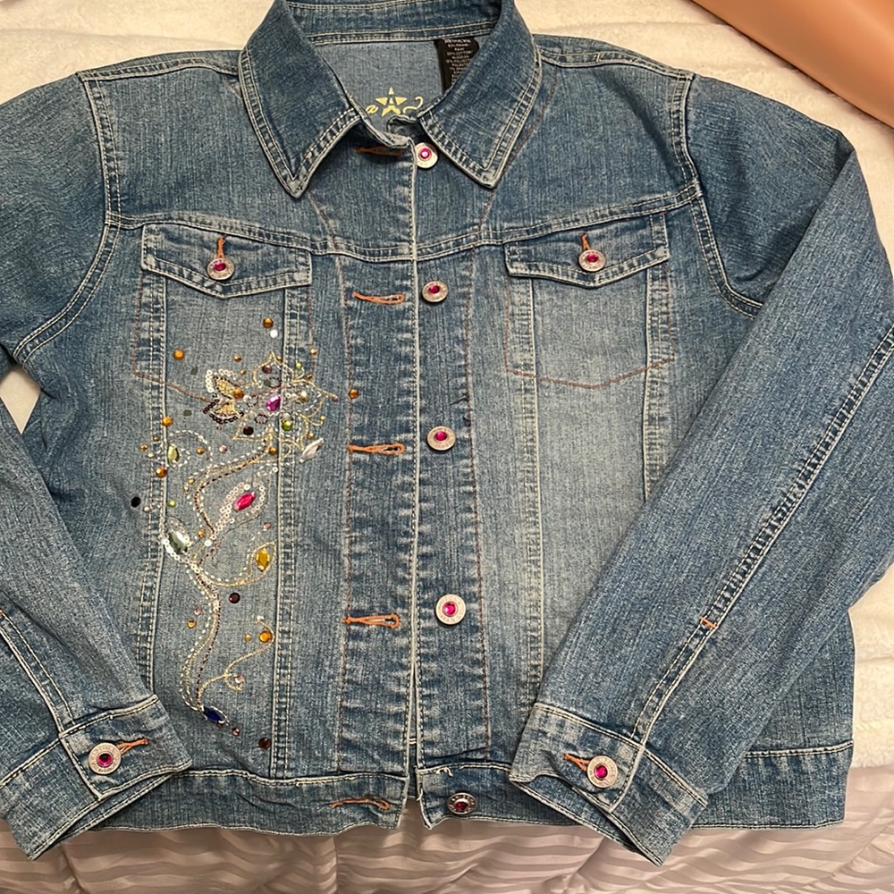 Girls Arizona Jean Co. Embellished denim jacket. Size XL. Floral with butterfly.